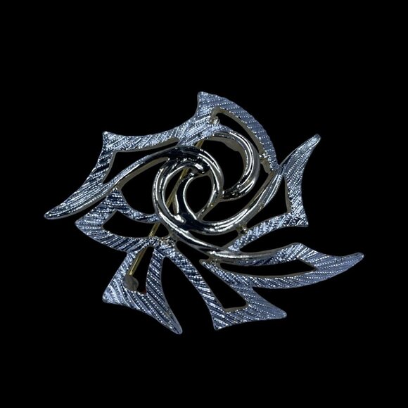 Vintage Sarah Coventry Rose Brooch Gold Silver Two Tone Floral Romantic Modern - Picture 2 of 5